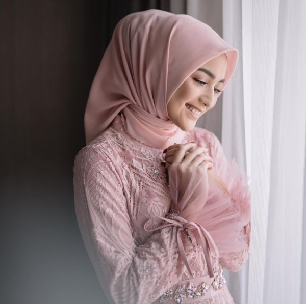 Trik Simpel Pakai Hijab saat Kuliah Daring