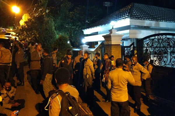 Tak Lulus Seleksi Sekolah Inspektur, Puluhan Anggota Polisi Lakukan Protes di Polda Papua