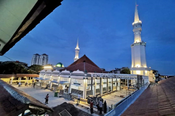 Salat Subuh di Masjid Luar Batang, Anies Pastikan Revitalisasi Destinasi Wisata Religi