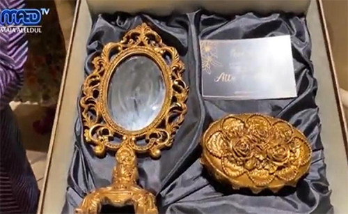 Bongkar Souvenir Lamaran Atta-Aurel, Maia Estianty dan Judika Terkagum-kagum