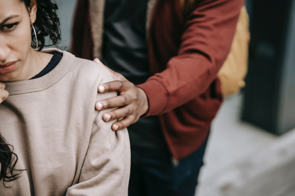 Daripada Selingkuh atau Ghosting, Ini 8 Langkah Putusin Pacar dengan Cara Baik-Baik