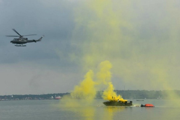 Kapal Patroli Terbakar, Koarmada II Kerahkan KRI Terapang-648 dan Helikopter