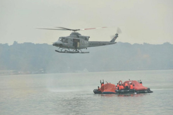 Kapal Patroli Terbakar, Koarmada II Kerahkan KRI Terapang-648 dan Helikopter