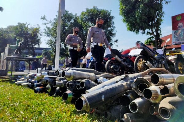 363 Knalpot Bising di Kota Bogor Dipotong-Potong Polisi