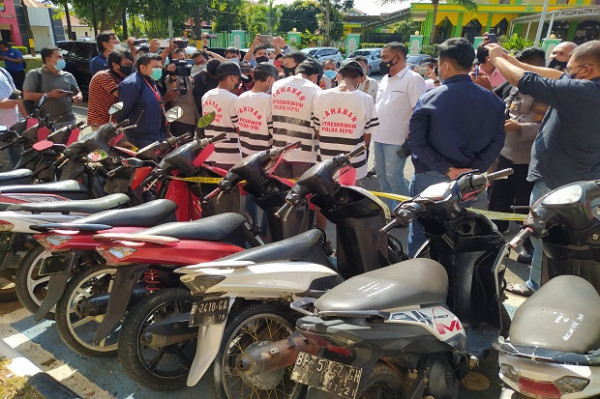 Komplotan Curanmor Resahkan Warga, Tak Berkutik Saat Diringkus Polda Kepri