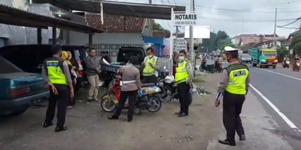 Tragis, Bus Tabrak 3 Kendaraan di Pasuruan, Satu Tewas Terseret