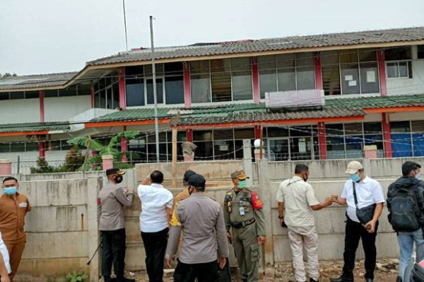 Pagar Beton Itu Akhirnya Roboh, Warga: Alhamdulillah, Anak-anak Bisa Mengaji Lagi