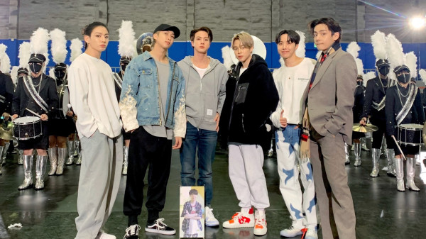 5 Momen V BTS Seolah Saltum, padahal Dia Memang Senang Tampil Beda
