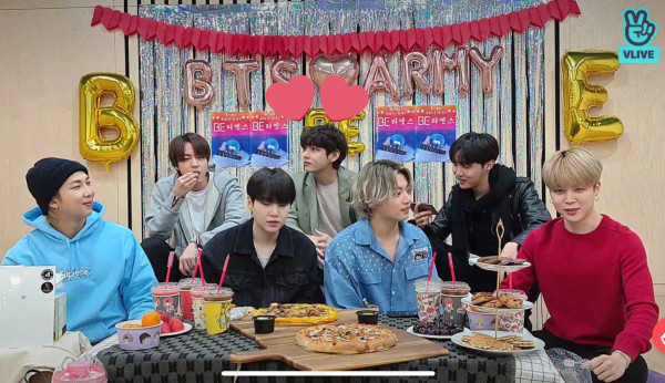 5 Momen V BTS Seolah Saltum, padahal Dia Memang Senang Tampil Beda