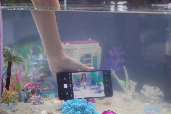 Tiga Cara Bikin Konten Basah-Basahan dengan Galaxy A52 dan A72