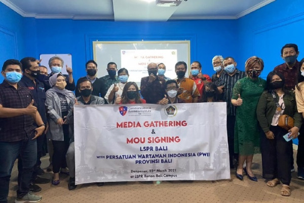 LSPR Bali-PWI Kolaborasi Tingkatkan Pendidikan SDM dan Kehumasan yang Handal