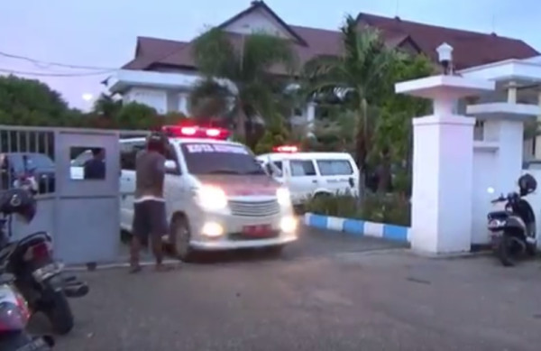 Honor Tak Dibayar 3 Bulan, Relawan Pengubur Jenazah COVID-19 Protes Geruduk Rujab Walikota Kupang