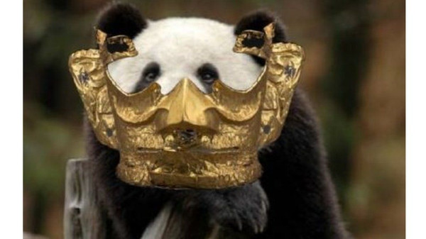 Topeng Emas Berumur 3.000 Tahun Bikin Heboh Warganet China