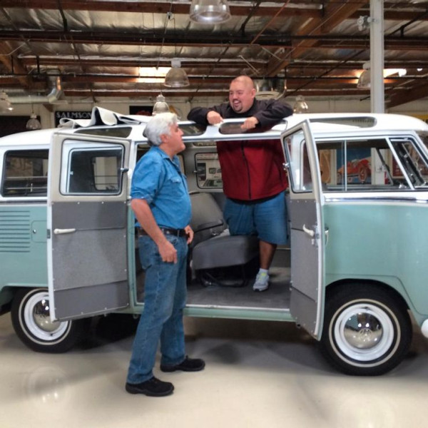 Edan, Komedian Amerika ini Koleksi 80 Volkswagen Combi