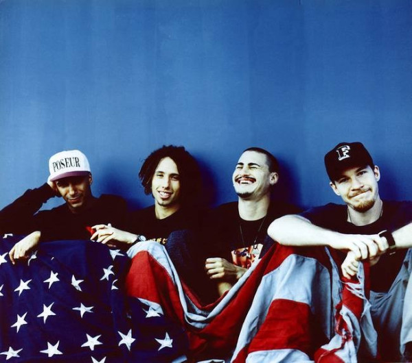 Cerita Van Tua Istimewa yang Jadi Saksi Perjalanan Karir Rage Against the Machine