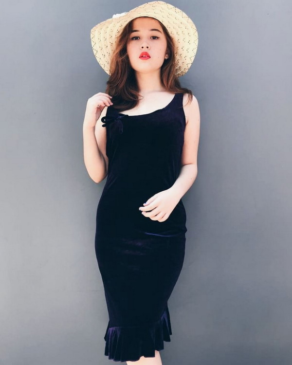 Lima Foto Cantik Michelle Kuhnle, Gebetan Anyar Kaesang Pangarep