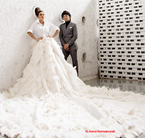 4 Gaun Dramatis Aurel Hermansyah saat Foto Prewedding di GBK, Beratnya hingga 10 Kg