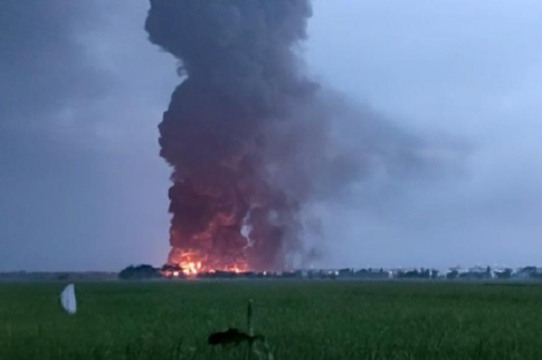 Trauma, Warga Balongan Ungkap Suasana Mencekam saat Mendengar Ledakan Keras