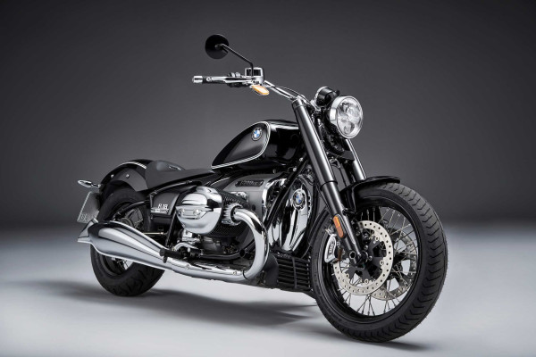 Ini Koleksi Motor dan Helm Super Mahal Milik Ariel Noah