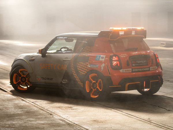 Gantikan BMW i8, MINI Electric Pacesetter Jadi Safety Car Formula E