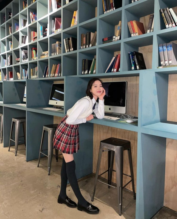 Tampilan Gaya Kece Han Ji-hyun, Pemeran Antagonis 'The Penthouse'