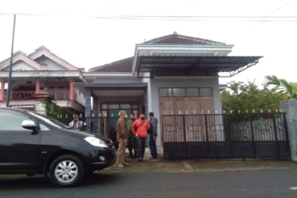 Diduga Terlibat Teroris, Warga Tulungagung Ditangkap Bersama Istri dan Anaknya
