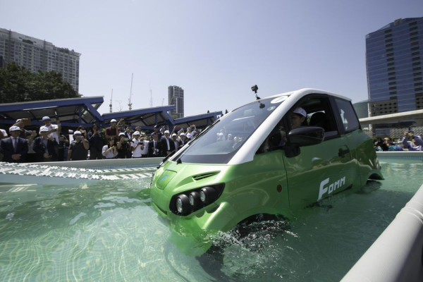 Mobil Listrik Buatan Jepang Ini Bisa Berenang dan Berani Terabas Banjir