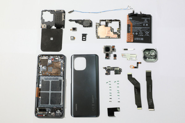 Mengejutkan, Ternyata Begini Isi Jeroan Xiaomi Mi 11!