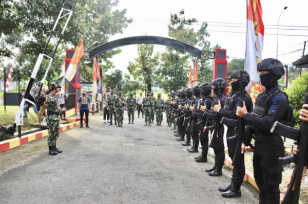 Siapkan Pasukan Terlatih, Kapolda Jateng Buka Latihan Satbrimob Polda Jateng