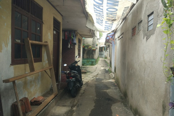 Dikepung Puluhan Warga, Pemerkosa Anak Tiri di Tangsel Diciduk Polisi