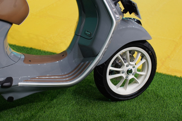 Ini Perbedaan Vespa Picnic dengan Vespa Primavera Standar