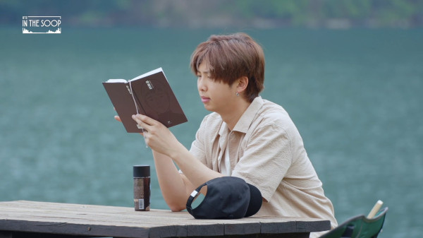 Simak dan Baca 7 Rekomendasi Buku dari RM BTS Ini