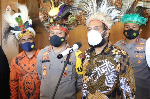 Luar Biasa! Kapolda Jateng Launching Program Pola Anak dan Orang Tua Asuh Pelajar/Mahasiswa Asli Papua
