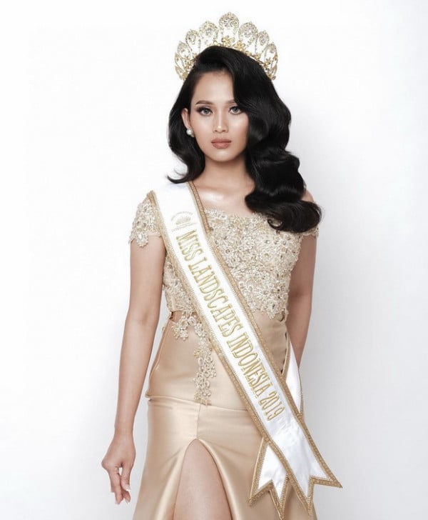 4 Potret Gaya OOTD Miss Landscape Indonesia, Era Setyowati yang Jadi Perbincangan Publik