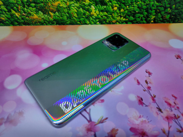 Review realme 8, Smartphone Stylish dengan Kemampuan Menjanjikan