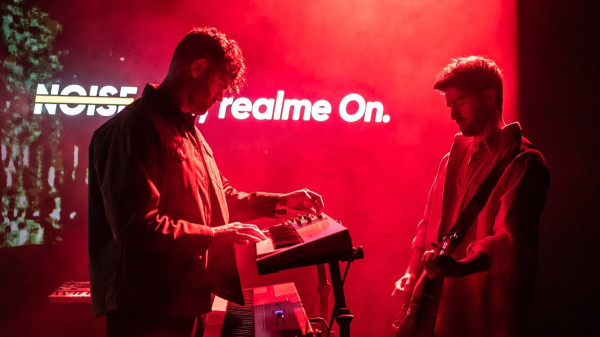 Kualitas Suara realme Buds Air 2 dan Buds Air 2 Neo Dijamin oleh The Chainsmokers