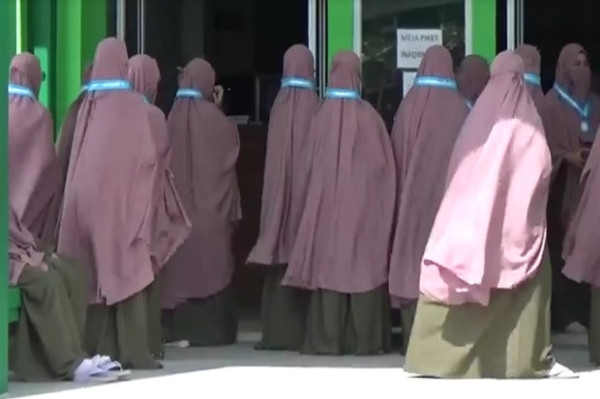 Puluhan Siswi dan Guru Pesantren Dar El Iman Padang Positif COVID-19, Belajar Tatap Muka Distop