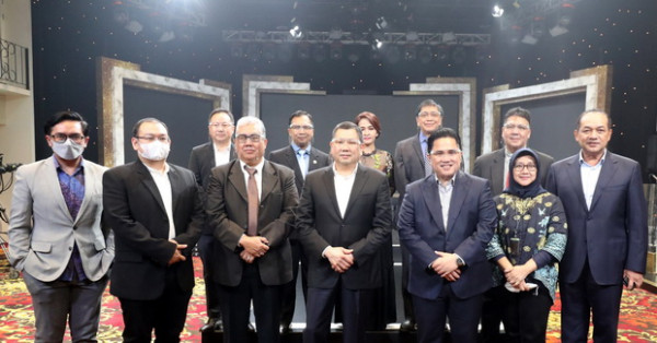 Menteri BUMN Erick Thohir, Kementerian, Lembaga dan Perusahaan Terima Penghargaan 'iNews Maker Awards 2021'