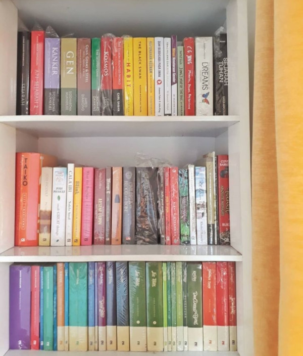 6 Tips Merawat Buku Agar Lebih Awet dan Tidak Menguning