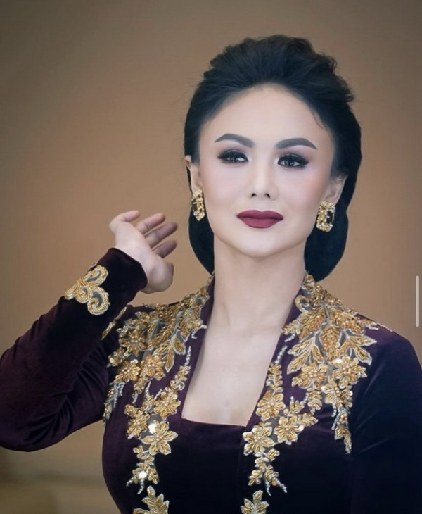 Yuni Shara Tetap Cantik Jelang Kepala Lima, Netizen: Ayune Pol, Njawani