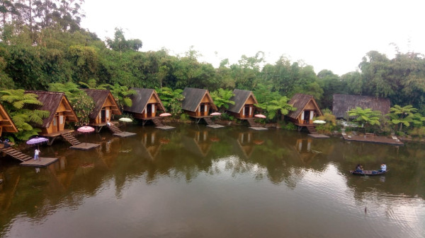 Menikmati Wisata Unggulan di KBB dengan Nuansa Resort Seperti di Bali
