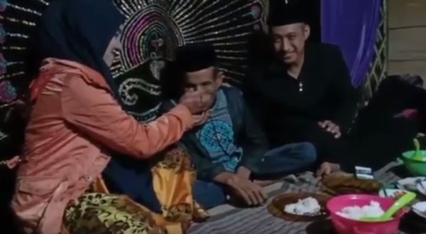 Jangan Baper! Kakek di Bone Nikahi Gadis Cantik Berusia 19 Tahun