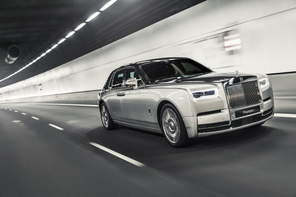 Orang Kaya Dunia Mulai Boros, Rolls-Royce Cetak Rekor Penjualan