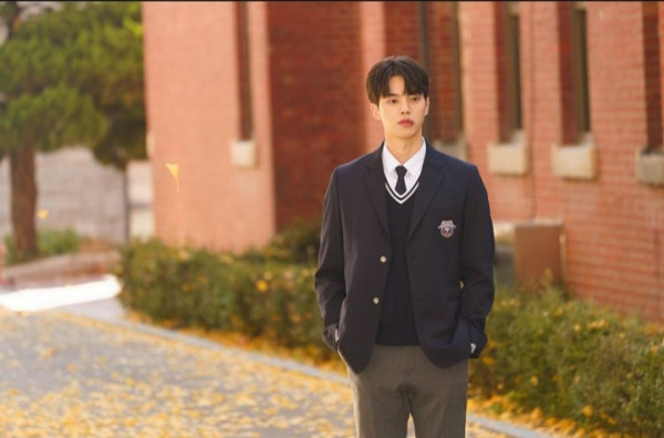 Visual Keren Song Kang, dari Gaya Anak SMA hingga Jadi Ballerino