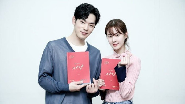 13 Adegan Sentuhan Fisik yang Hilang antara Kim Jung-Hyun dan Seohyun dalam 'Time'