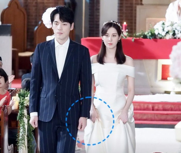 13 Adegan Sentuhan Fisik yang Hilang antara Kim Jung-Hyun dan Seohyun dalam 'Time'