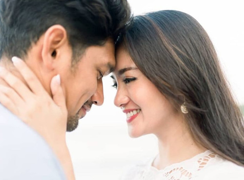 8 Pasangan Artis Ini Pertama Kali Jalani Ramadhan sebagai Suami Istri