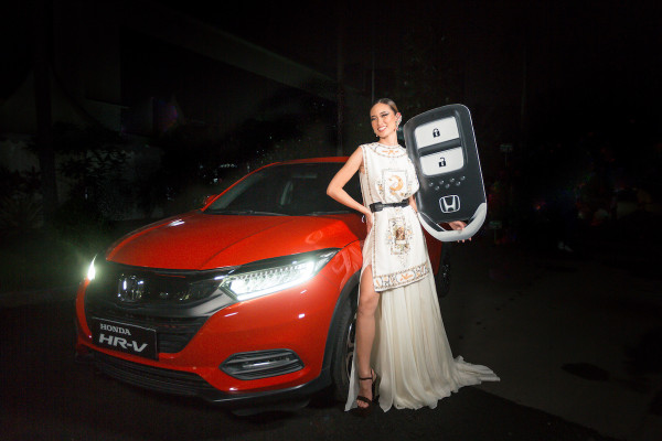 Danella sang Matador New Honda HR-V Bawa Pulang Mobil Gratis