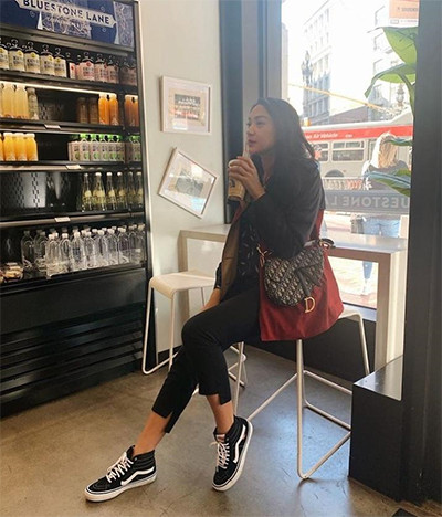 Intip Yuk! Personal Style Putri Tanjung yang Simpel dan Nyaman