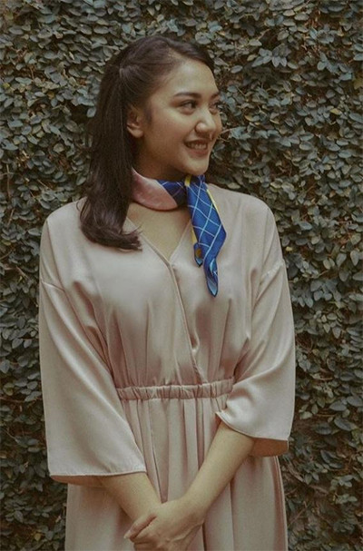 Intip Yuk! Personal Style Putri Tanjung yang Simpel dan Nyaman